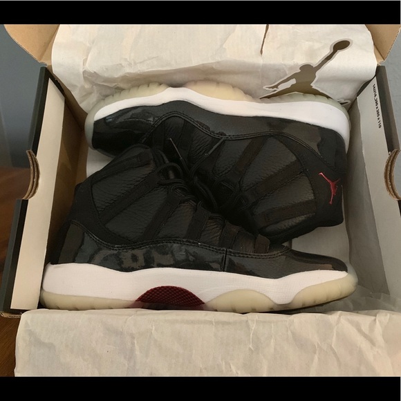 Air Jordan 11 Retro “72-10” Black/Gym Red